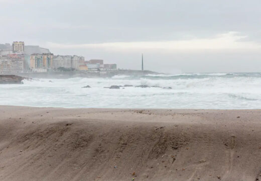 O Concello reconstruirá a duna da praia de Riazor tras os últimos temporais