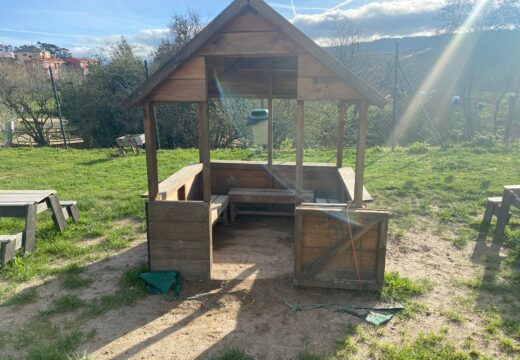 Alternativa denuncia o mal estado do patio da escola infantil de Vilarrodís