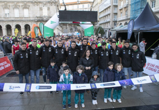 Máis de 3.000 persoas tomaron parte na XIII San Silvestre da Coruña, con sete quilómetros de percorrido pola cidade e meta en María Pita