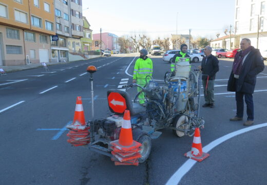 O concello mellora a sinalización viaria nos tres núcleos urbanos