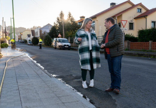 Avanzan en Fene os labores de limpeza e reparación de beirarrúas