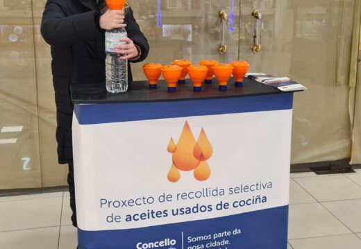 O Concello continúa coa campaña de entrega de embudes para a recollida selectiva do aceite de cociña usado