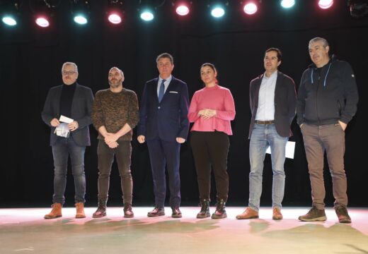 O Teatro Rosalía de Castro acolle a estrea de ‘Unha inimiga do pobo’, a última obra de Talía Teatro