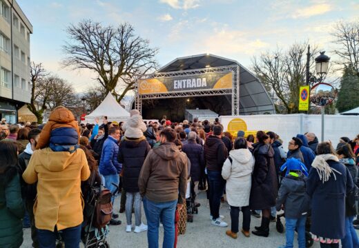 O Partido Popular de Arzúa exixe explicacións polo peche da zona de concertos gratuítos na Festa do Queixo, que motivou as protestas do público asistente ao concerto de Tanxugueiras.