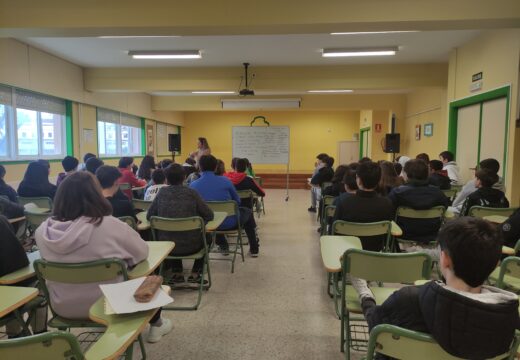 Uns 200 alumnos e alumnas de centros de ensino da cidade participaron nos “Obradoiros de regueifas” organizados polo Concello