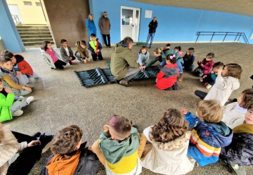 Xa está en marcha en cinco colexios o plan de compostaxe escolar impulsado polas concellarías de Servizos e Educación