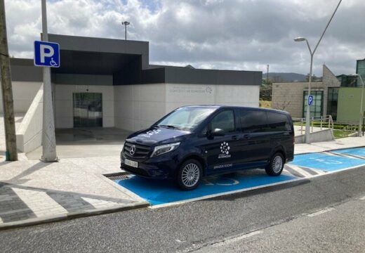 As Somozas pon en marcha un novo servizo de transporte adaptado para o Centro Cívico