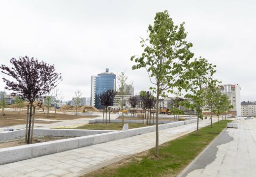 Avanzan as obras de reurbanización no barrio de Xuxán, onde a vindeira semana comezarán os traballos da área de xogos infantís na praza central