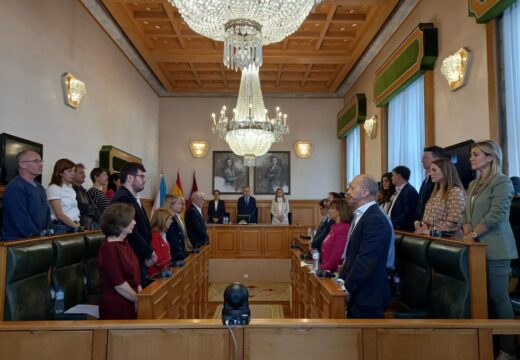 O Pleno acorda nomear a Ramón Baltar fillo predilecto da cidade e dá luz verde ao destino do remanente de tesourería