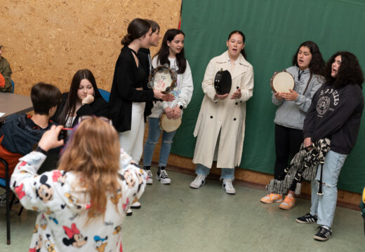 Encontro interxeracional “Faladoiros de onte e antonte” celebrado en San Sadurniño