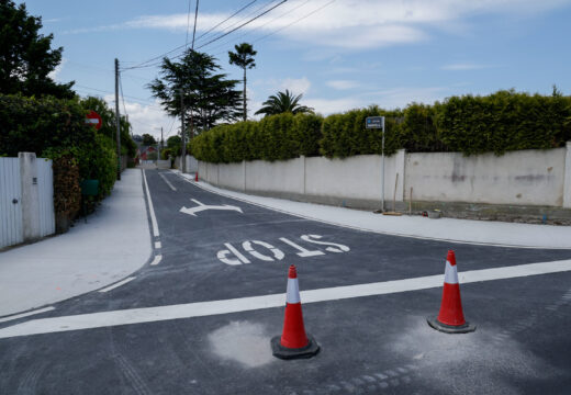 Finalizan as obras de instalación da nova rede de saneamento separativa na rúa Marsella, no barrio da Zapateira