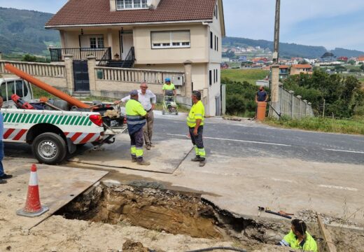 En marcha as obras de abastecemento de auga e saneamento en Arnados e de saneamento no Igrexario de Lema