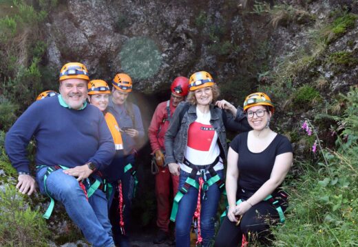 O Concello de Boqueixón e a Federación Galega de Espeleoloxía organizan visitas guiadas ás covas do Pico Sacro