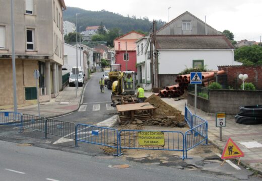 Arrancan as obras de renovación do abastecemento e de saneamento na concorrida rúa Xerardo Luaces