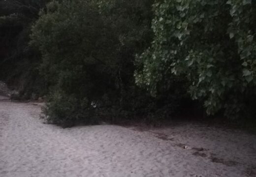 Cariño pon a punto as súas praias ás portas do inicio da tempada turística