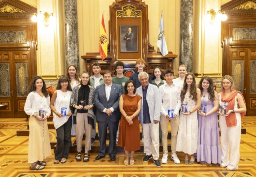 Inés Rey, ao alumnado coruñés cos mellores expedientes ABAU: “Sodes exemplo de valores fundamentais para o día a día, como a constancia e o esforzo”