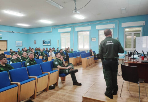 Os Axentes ambientais de Galicia imparten un curso para actualizar coñecementos en extinción de lumes forestais