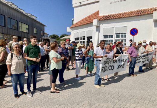 O BNG esixe cubrir o médico de Corrubedo de maneira inmediata