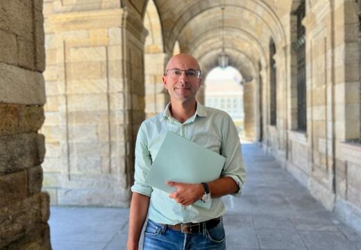 Gonzalo Muíños: “É lamentable que persoas e institucións de Santiago merecedoras deste recoñecemento se vexan inmersas en este tipo de polémicas por unha actitude irresponsable da alcaldesa”