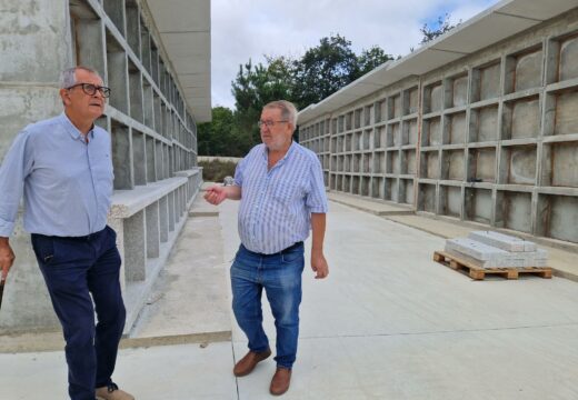 A primeira fase das obras de ampliación do cemiterio entran na recta final co revestimento dos panteóns en granito