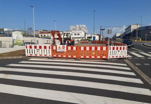 O Concello mellora a accesibilidade e crea novas zonas verdes na contorna da parada de autobús da rúa Newton