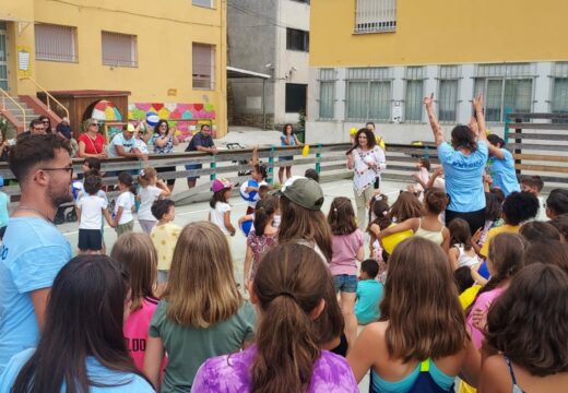 A rapazada dos campamentos despide xullo cun festival