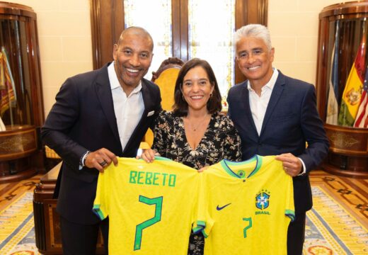 Bebeto e Mauro Silva protagonizan o Trofeo Teresa Herrera, que despedirá a Álex Bergantiños