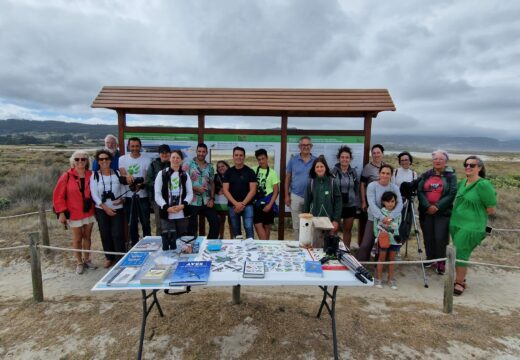 Instalado en Baldaio o primeiro dunha serie de paneis e outros elementos divulgativos da riqueza medioambiental do litoral