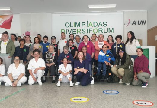 As Olimpíadas Diversiforum reuniron no Fórum Carballo a usuarios e usuarias de catro entidades sociais