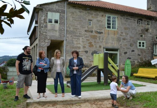 Máis de 16.000 nenos e nenas inician curso escolar en Compostela