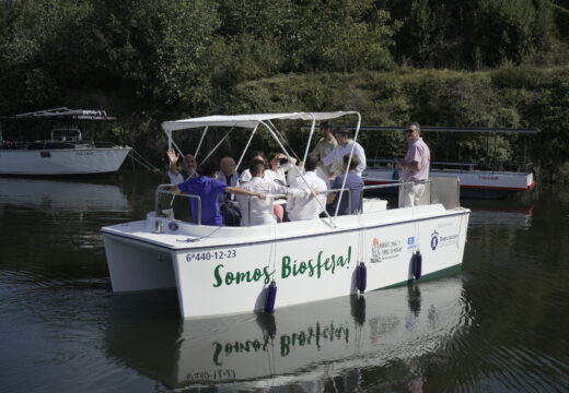 A Reserva de Biosfera estrea o seu novo catamarán eléctrico que ofrecerá unha experiencia náutica sostible pola ría de Betanzos