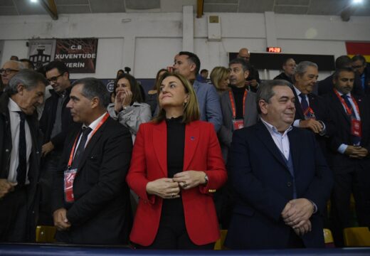 A conselleira de Promoción do Emprego e Igualdade asiste ao encontro entre as seleccións femininas de fútbol sala de España e Portugal