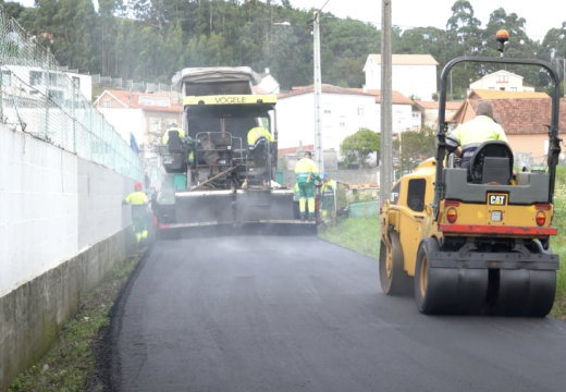 O Concello de Ribeira pavimenta a rúa Sidreiras en Deán