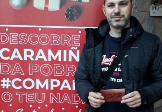 A iniciativa pobrense Consigue Caramiñas, Comparte Nadal xa repartiu as primeiras caramiñas