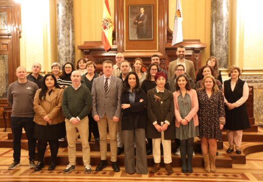 Yoya Neira e Juan Ignacio Borrego presiden o Consello Escolar Municipal, con representación de todos os estamentos do ensino coruñés