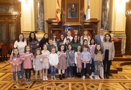 Inés Rey recibe o alumnado do CEIP María Pita como parte do proxecto ‘Tripulando a igualdade’