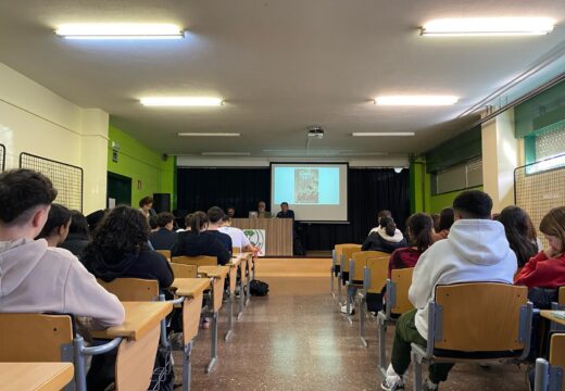 Presentación de Cinza no IES de Fene