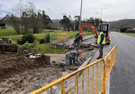 O concello amplía a beirarrúa na marxe esquerda da DP-2404