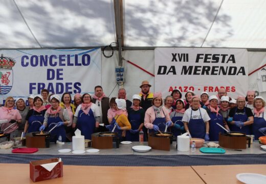 Milleiros de persoas degustan as tortillas de masa da XVII Festa da Merenda de Aiazo