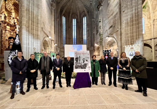 Un pregón de inspiración musical marca o inicio da Semana Santa de Santiago