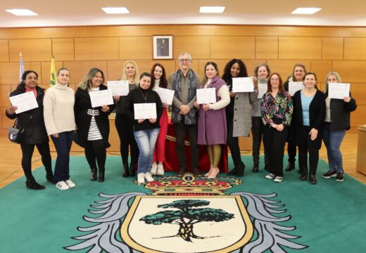 Mulleres carballesas formáronse coa Fundación Amigos de Galicia para traballar en supermercados