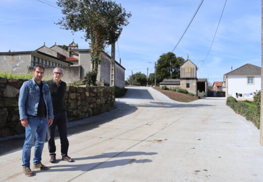 Rematadas as obras para a posta en valor da contorna da igrexa de San Martiño e do lugar de Cances da Vila