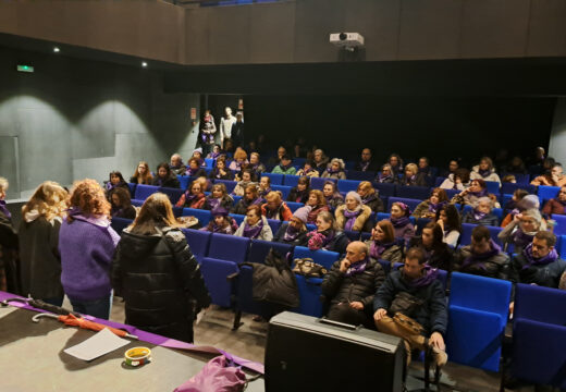 Cánticos feministas polo Día Internacional da Muller na Pobra do Caramiñal