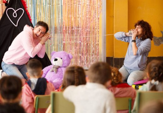 A biblioteca de Neda acolle este sábado “Rosa e azul”, espectáculo infantil contra os estereotipos de xénero