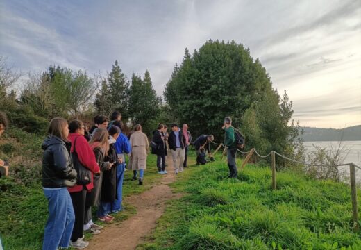 A Reserva ensina o potencial turístico da “Senda dous Sentidos” de Miño ao alumnado da disciplina da UDC