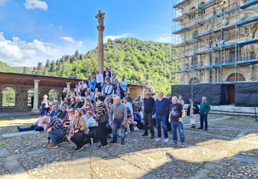 Máis de cenlaracheses participaron na excursión ao Barco de Valdeorras que organizou o concello