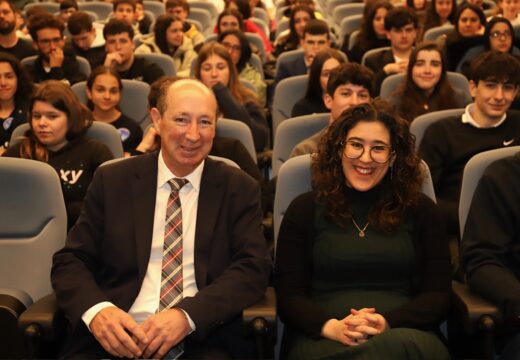 As alumnas de ‘Muxía en órbita‘, do Instituto IES Ramón Caamaño, representarán a Galicia na fase nacional do programa de satélites da Axencia Espacial Europea