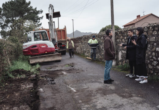 Saneamento e pavimentado en Sirves