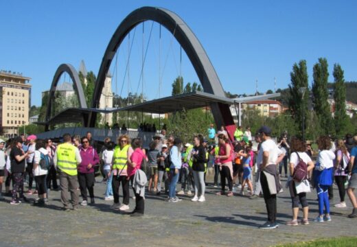 Máis de cen persoas sumáronse este domingo a andaina saudable por terras de Neda e de Narón