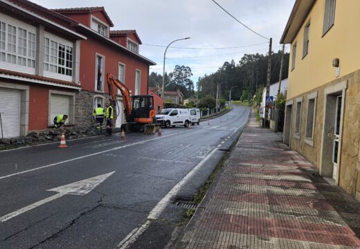 As obras de renovación da rede de saneamento e abastecemento de augas en Tatín xa están en marcha